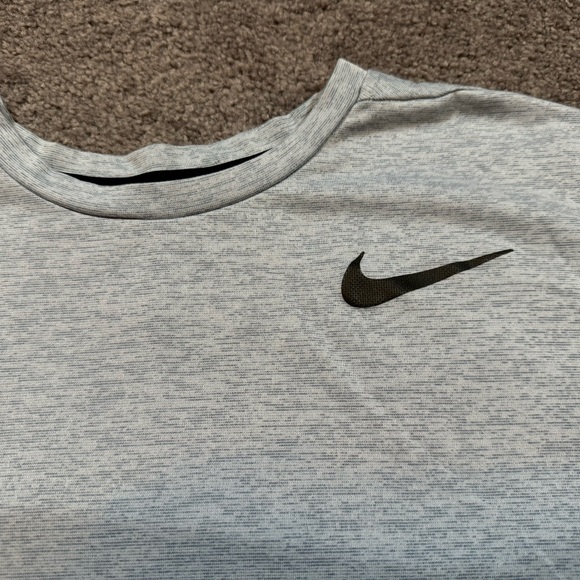 Nike Dri-Fit T-shirt - Picture 2 of 4